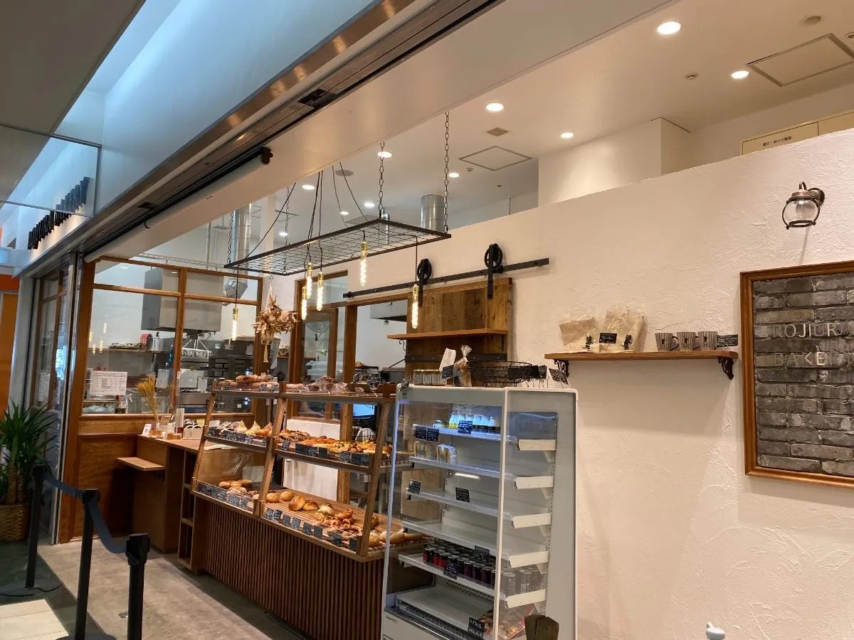ROJIURA BAKERY TNC 百道浜店 - Image 2